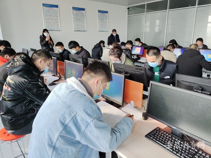 技能升級(jí)助力轉(zhuǎn)型 肥西縣職業(yè)技術(shù)學(xué)校圓滿完成退役軍人計(jì)算機(jī)專(zhuān)業(yè)技能培訓(xùn)考核